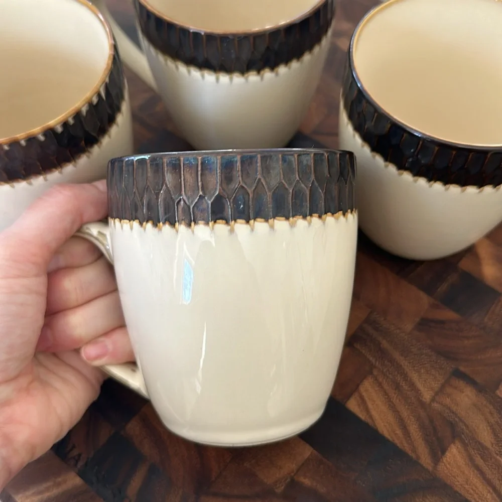 Crate&Barrel Rare Mug Set of 4 - Beige